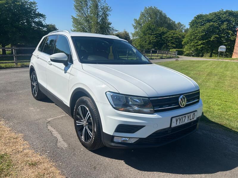 View VOLKSWAGEN TIGUAN 2.0 TDI BlueMotion Tech SE Navigation