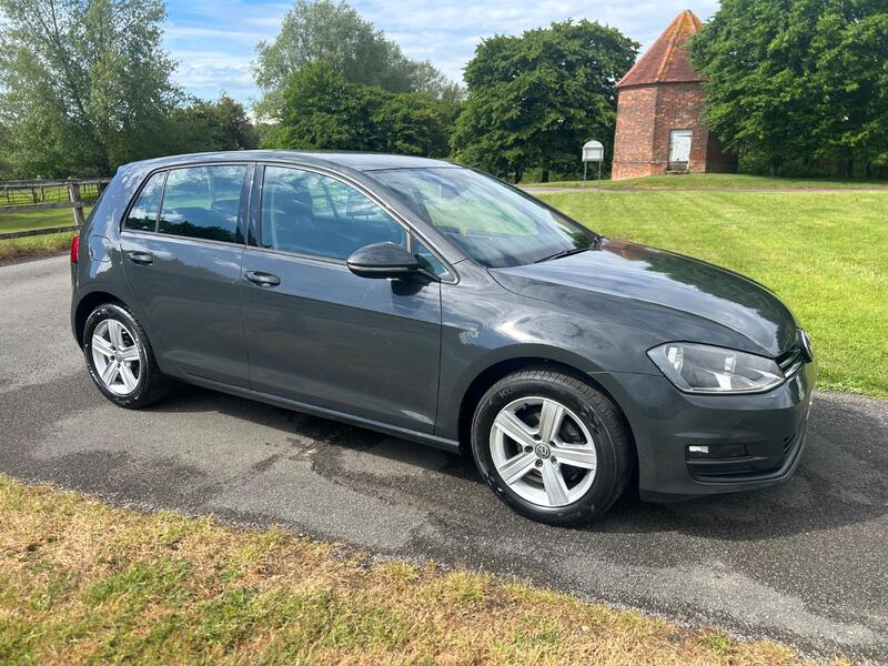 View VOLKSWAGEN GOLF 1.6 TDI BlueMotion Tech Match