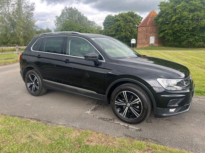 View VOLKSWAGEN TIGUAN 1.4 TSI SE