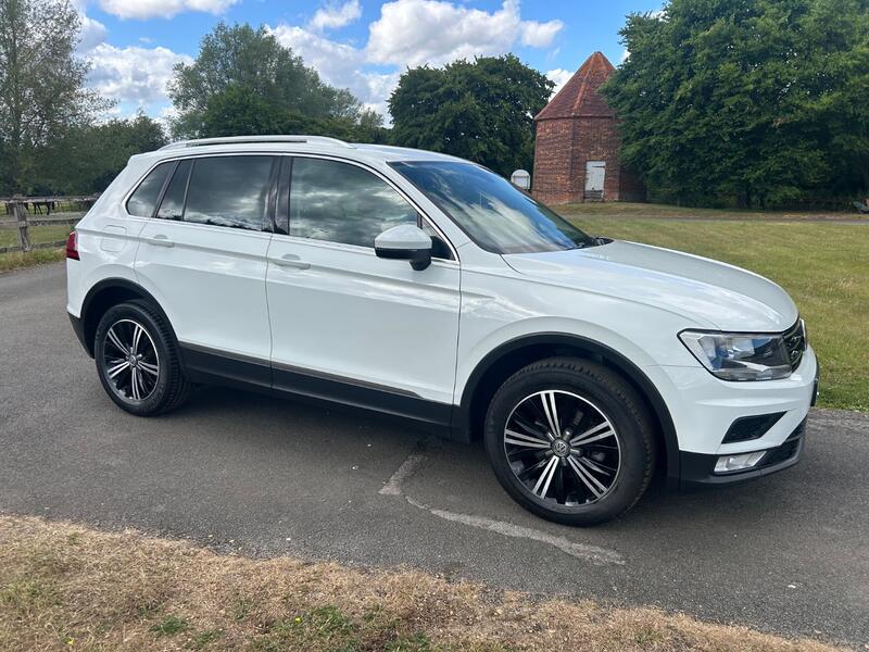 View VOLKSWAGEN TIGUAN 2.0 TDI BlueMotion Tech SE Navigation