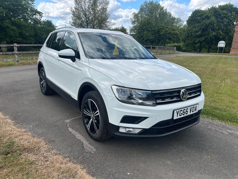 View VOLKSWAGEN TIGUAN 2.0 TDI BlueMotion Tech SE Navigation
