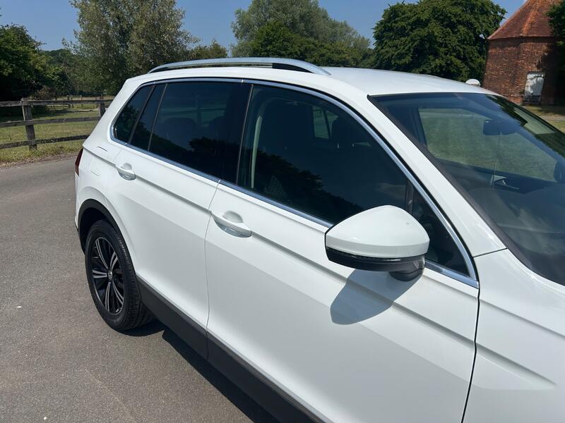 View VOLKSWAGEN TIGUAN 1.4 TSI SE Navigation