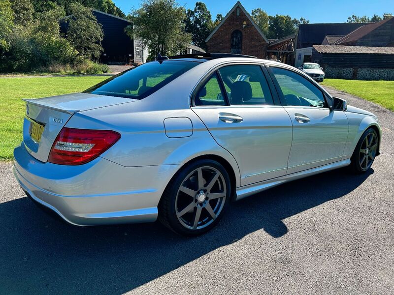 MERCEDES-BENZ C CLASS